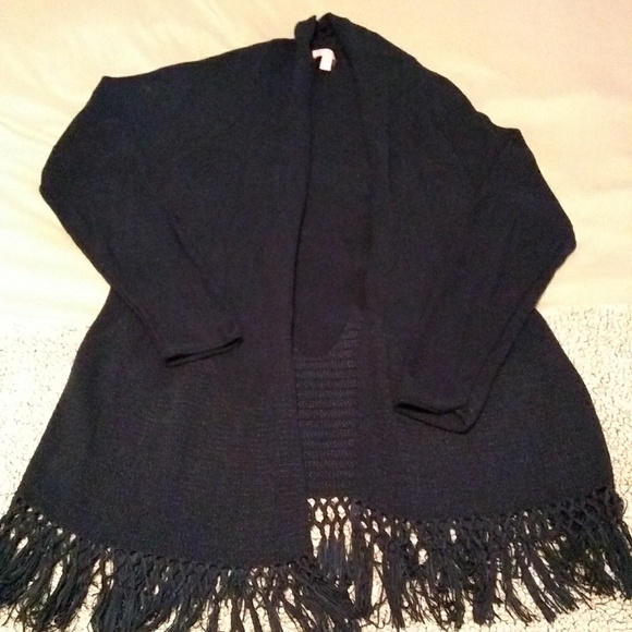 🚨 SOLD 🚨 Lilly Pulitzer Tatum Fringe Cardigan - Picture 2 of 3